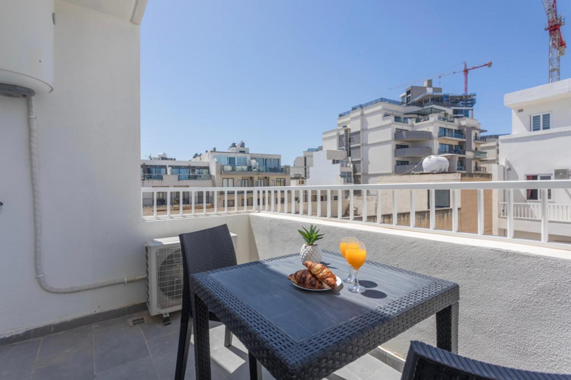 Saint Julian - Lovely Apartment With Terrace - Cityapartmentstay Saint Julian's Ngoại thất bức ảnh